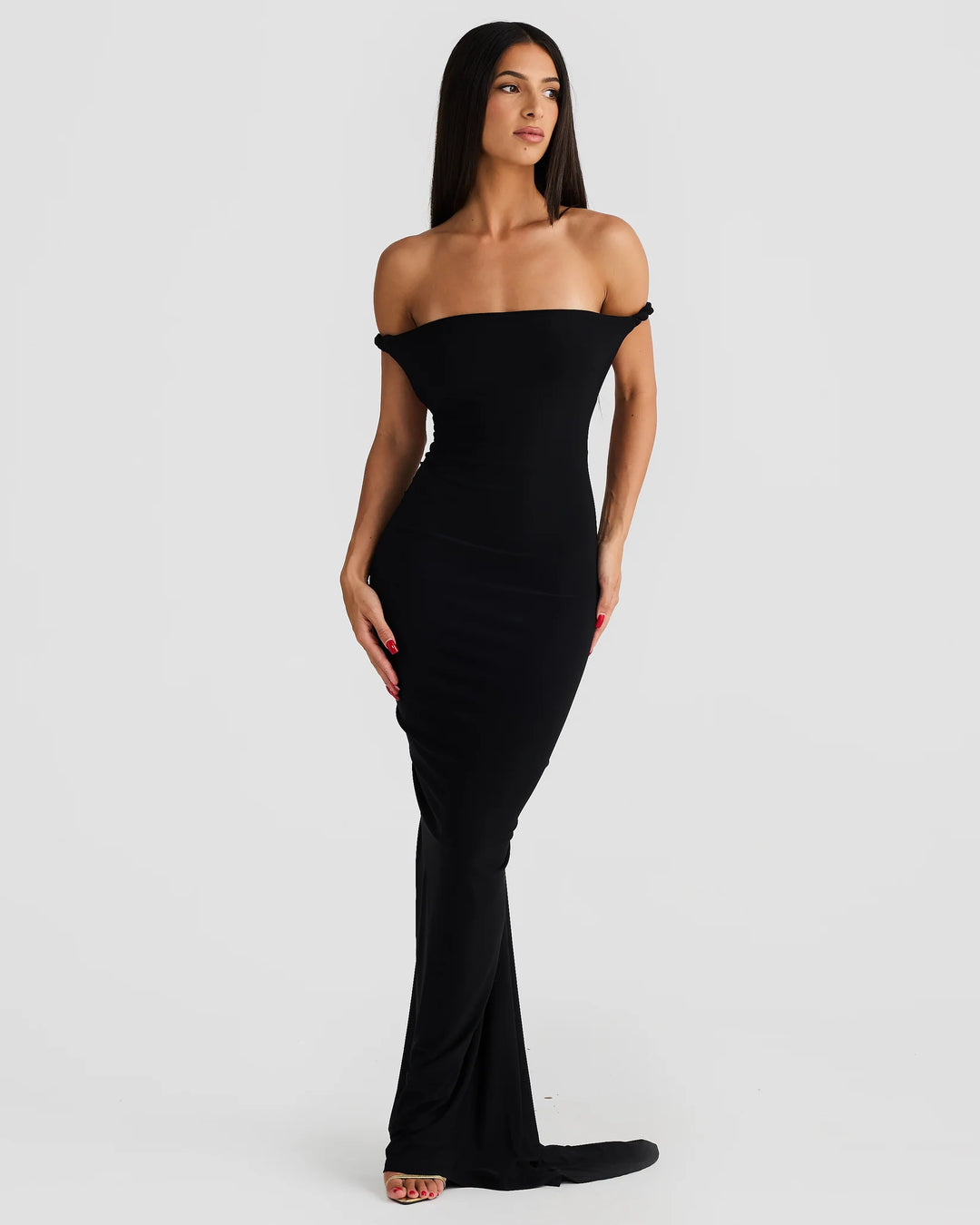 Alina – The Silhouette-Sculpting Evening Gown