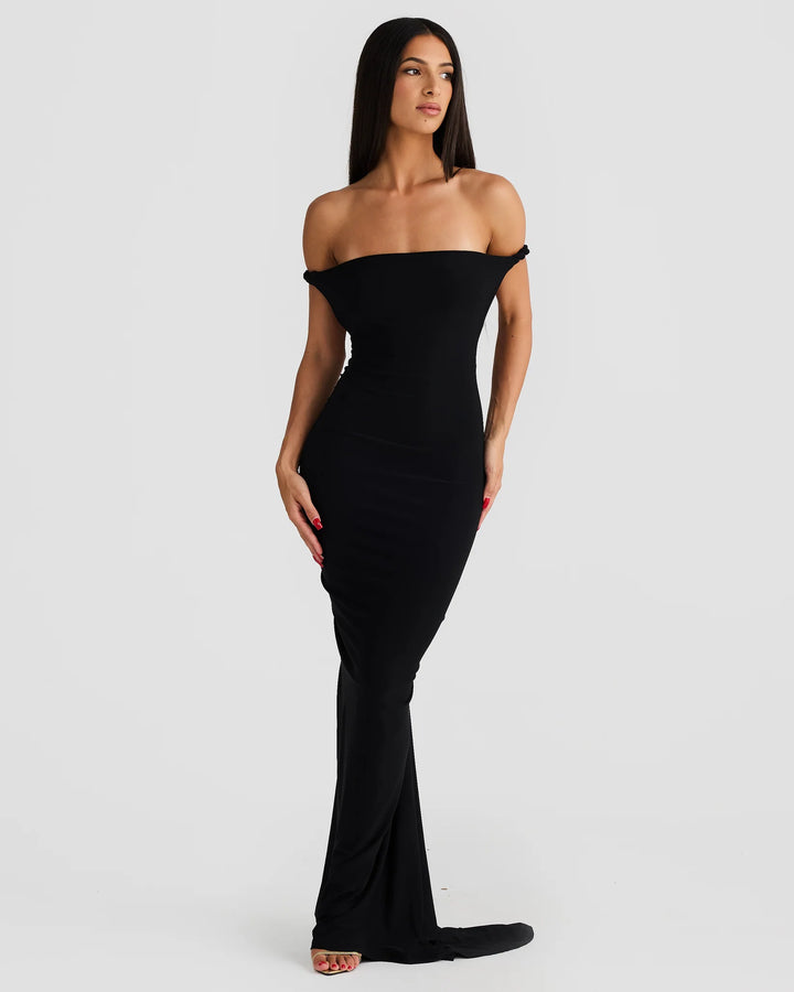 Alina – The Silhouette-Sculpting Evening Gown
