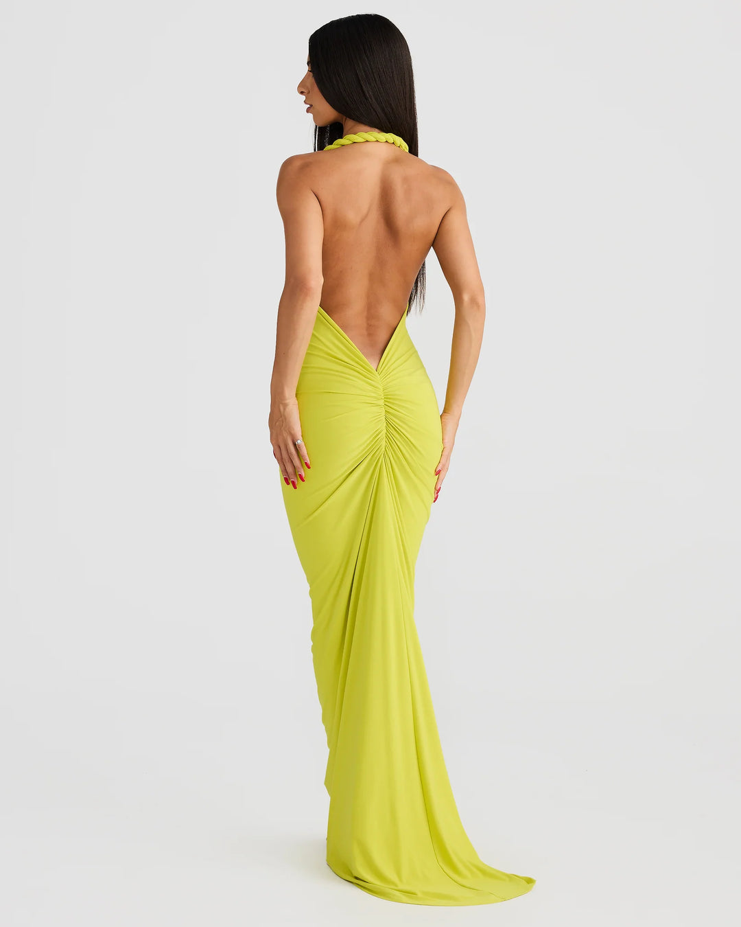 Alina – The Silhouette-Sculpting Evening Gown