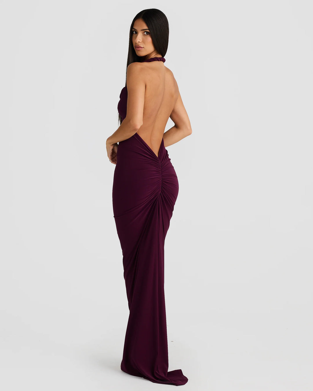 Alina – The Silhouette-Sculpting Evening Gown