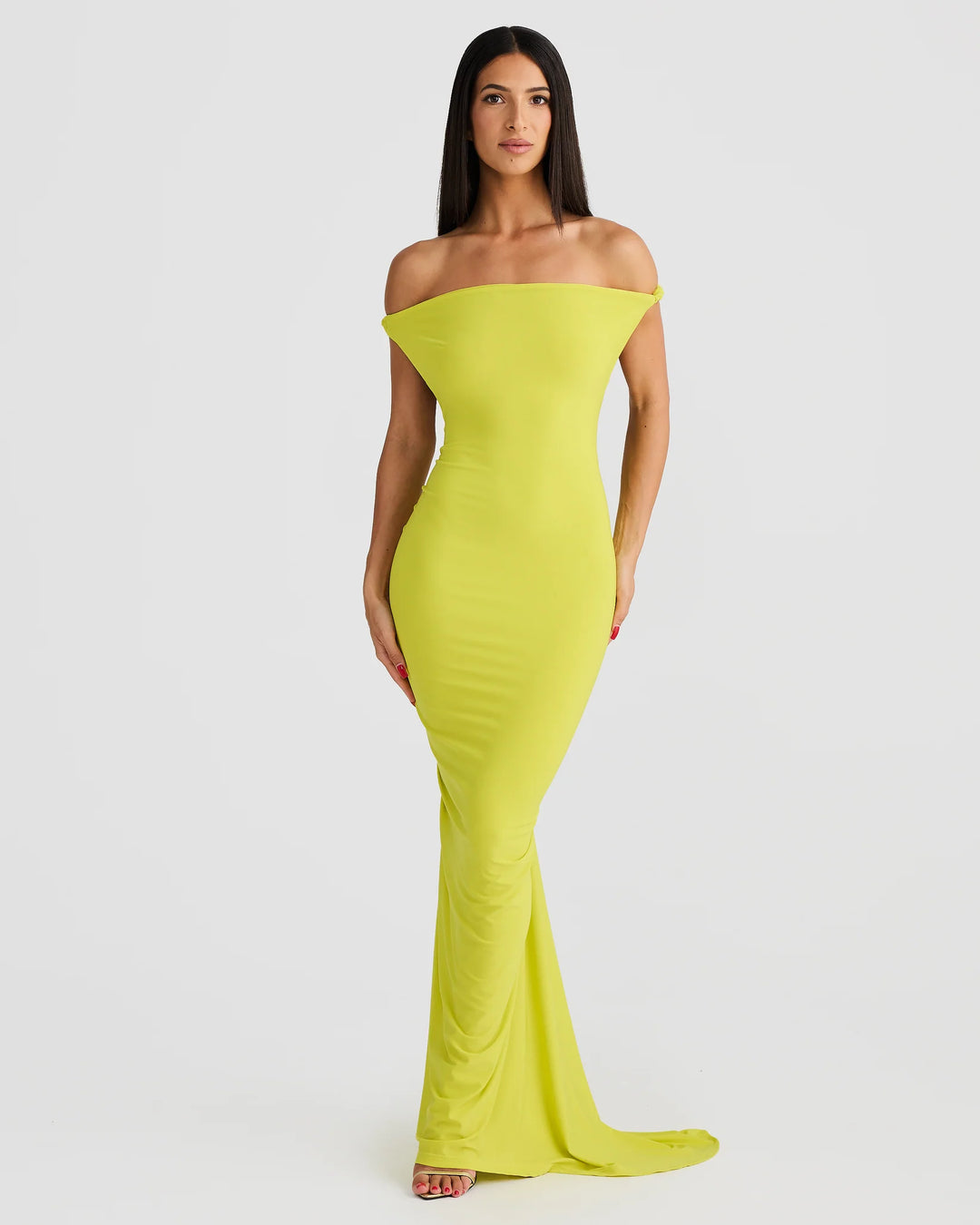 Alina – The Silhouette-Sculpting Evening Gown