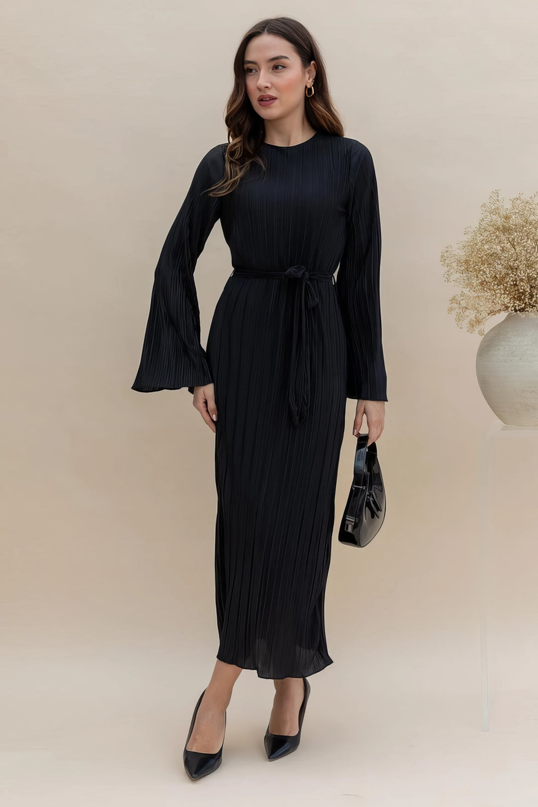 Anastasy – The Elegant Pleats Muse