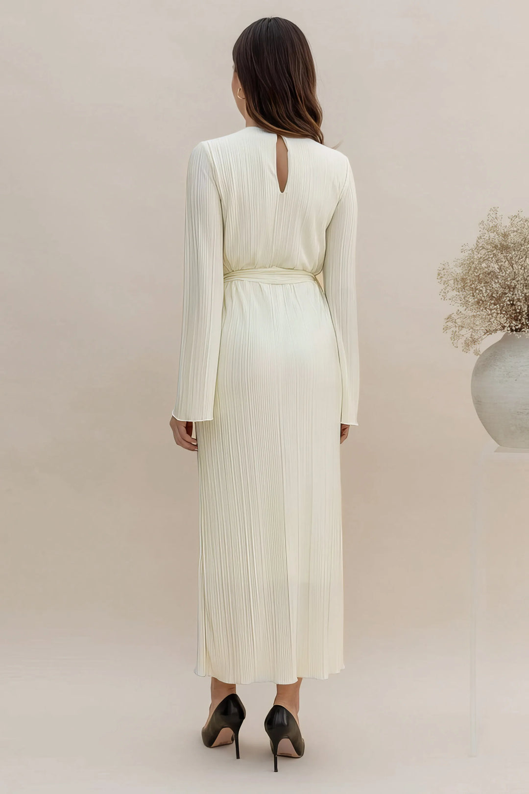 Anastasy – The Elegant Pleats Muse
