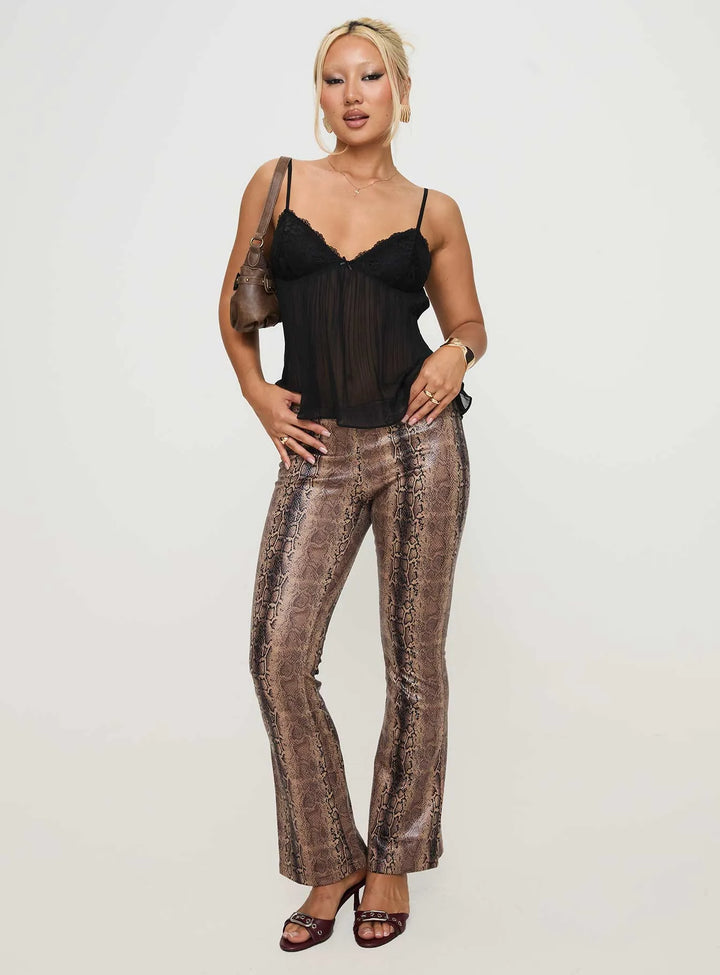 Anaïs – The French Muse Cami