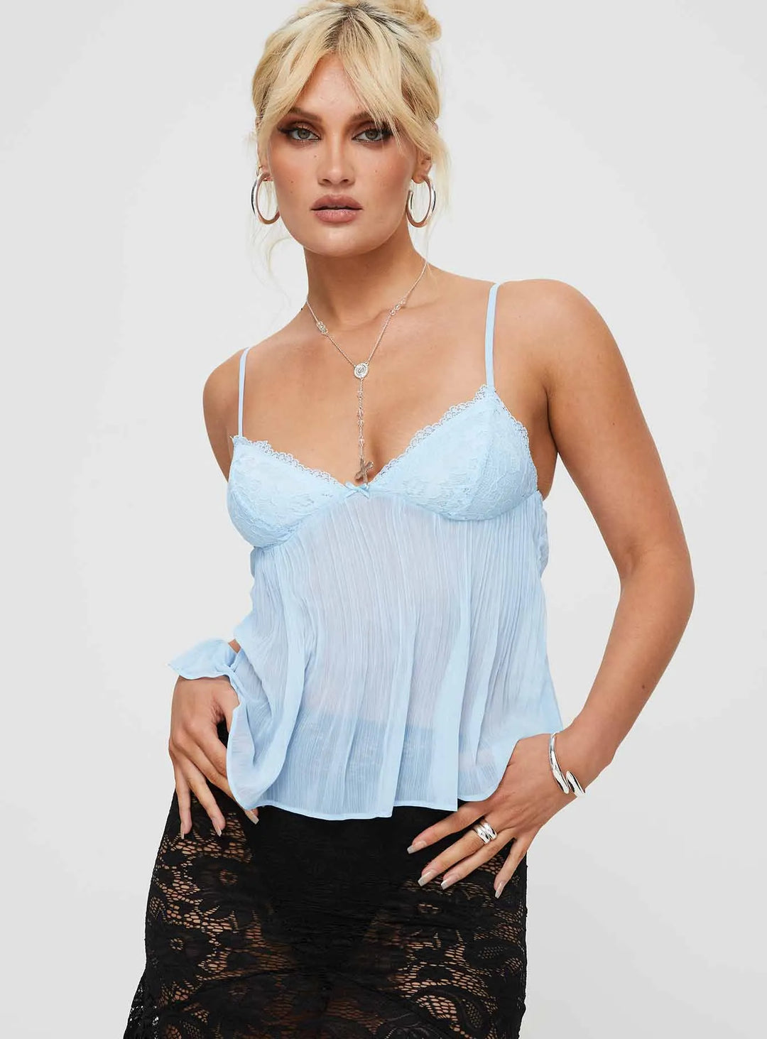 Anaïs – The French Muse Cami