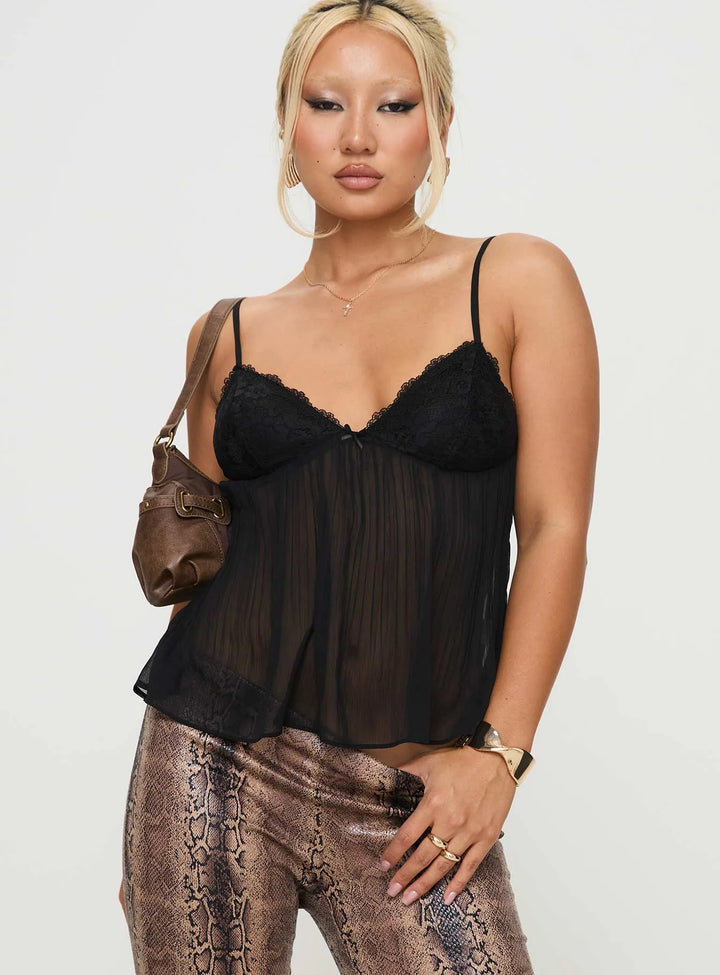 Anaïs – The French Muse Cami