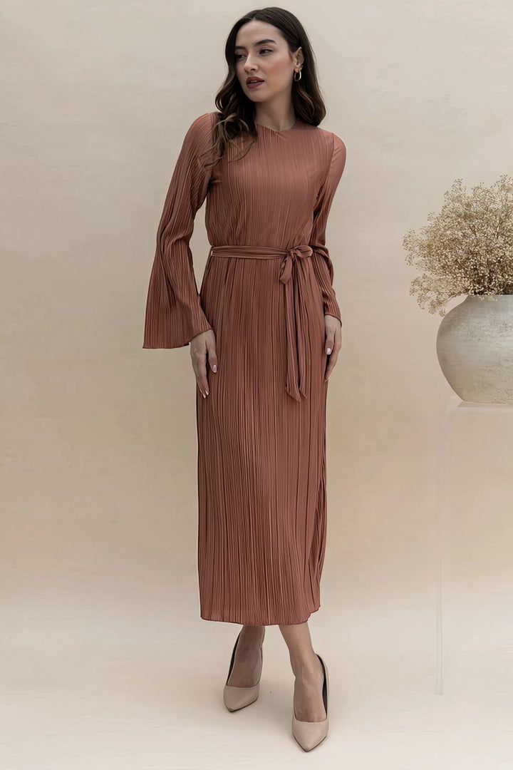 Anastasy – The Elegant Pleats Muse