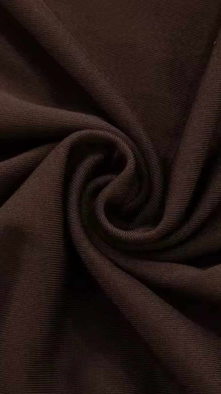 Clotilde – D'Mëtternuecht Rousekleed