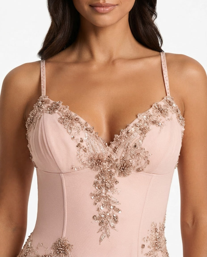 Calixte — Das handbestickte Abendkleid in Blush