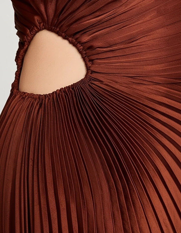 Cassandre — Das Kleid mit skulpturierten Falten