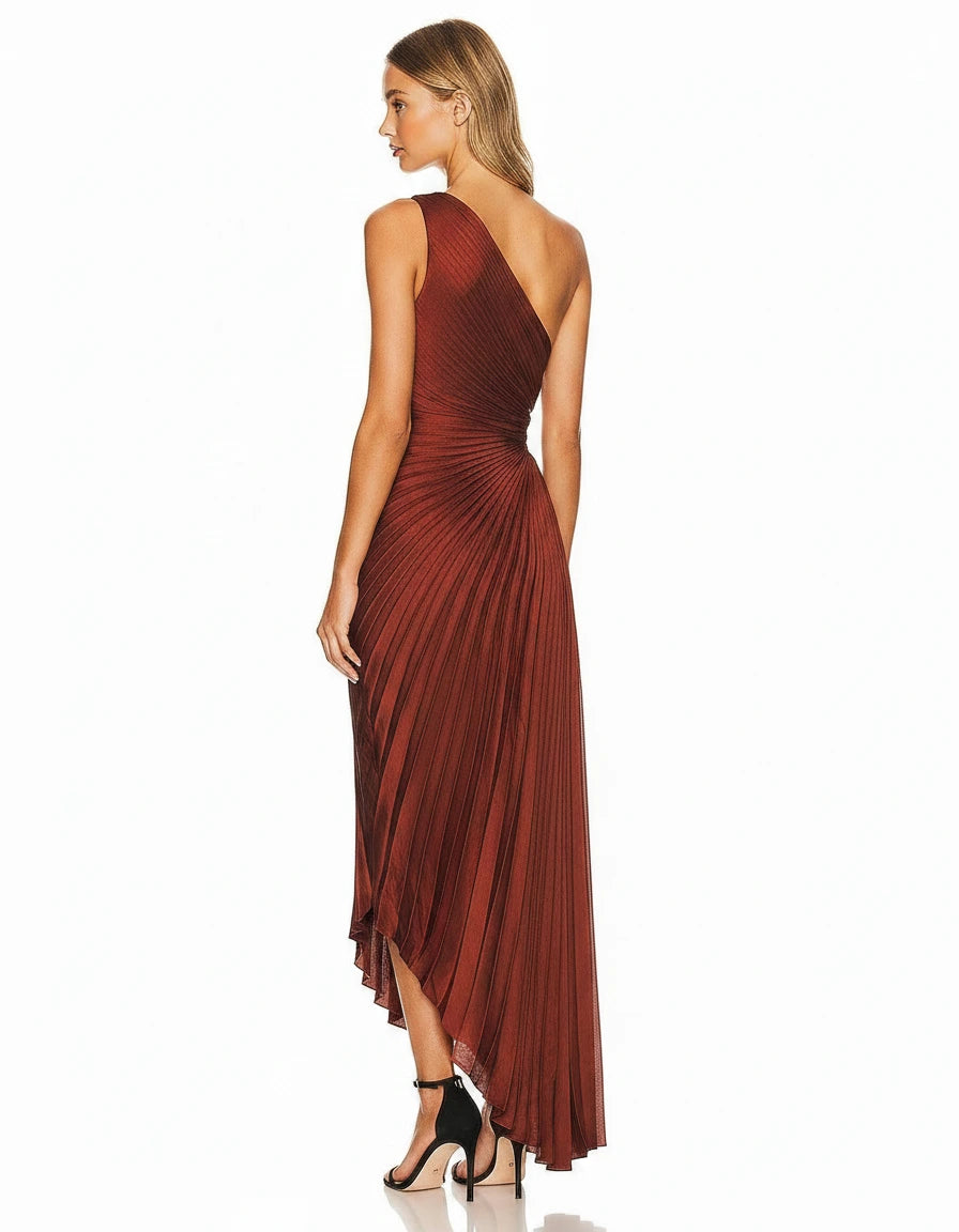 Cassandre — Das Kleid mit skulpturierten Falten
