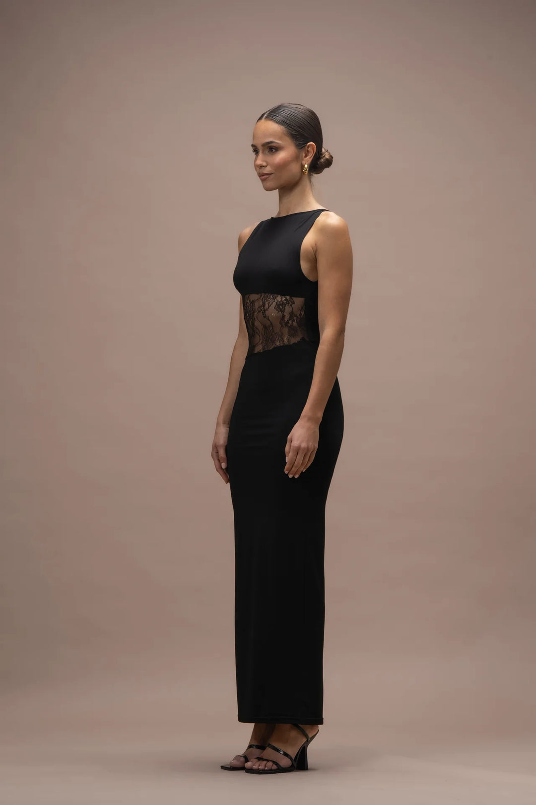 Inès – The Silhouette Whisper Dress