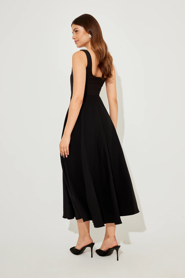 Solène – The Parisian Flow Dress