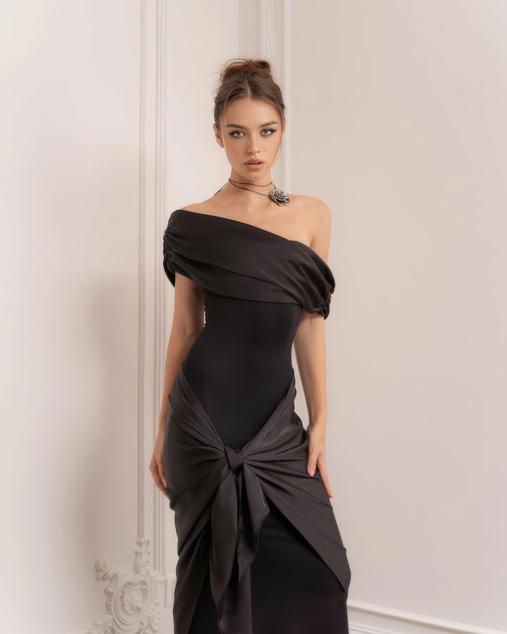 Romantique – The Satin Drape Hourglass Gown