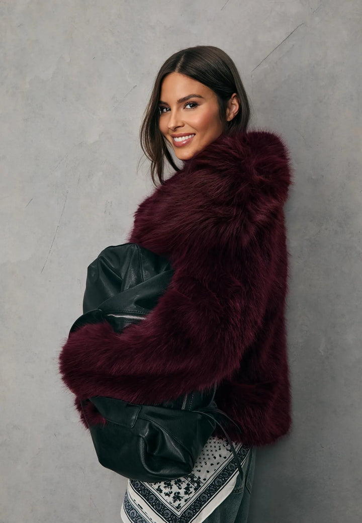 Lilyna – The Luxe Faux Fur Statement