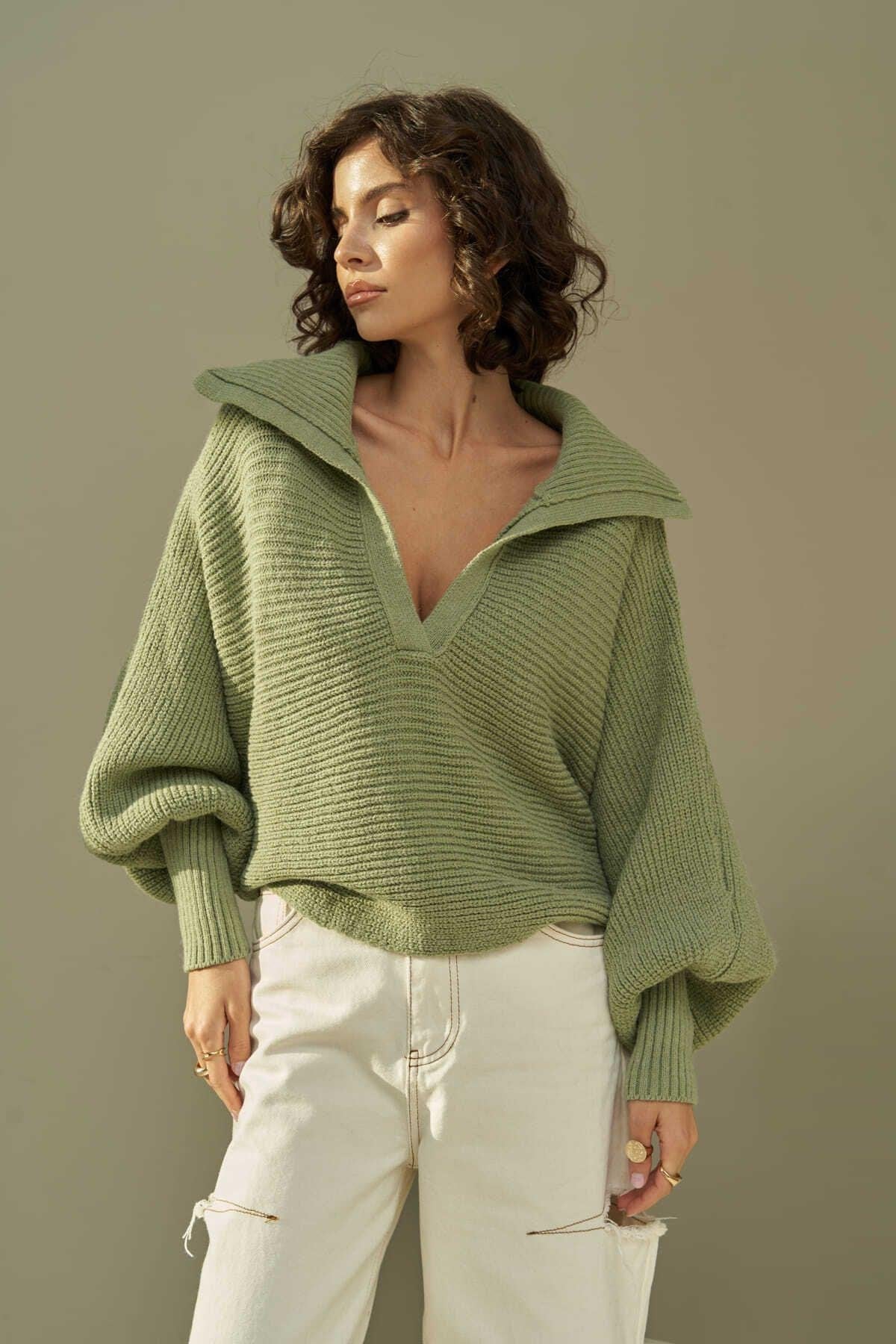 Naia – The Sculpted Soft Knit