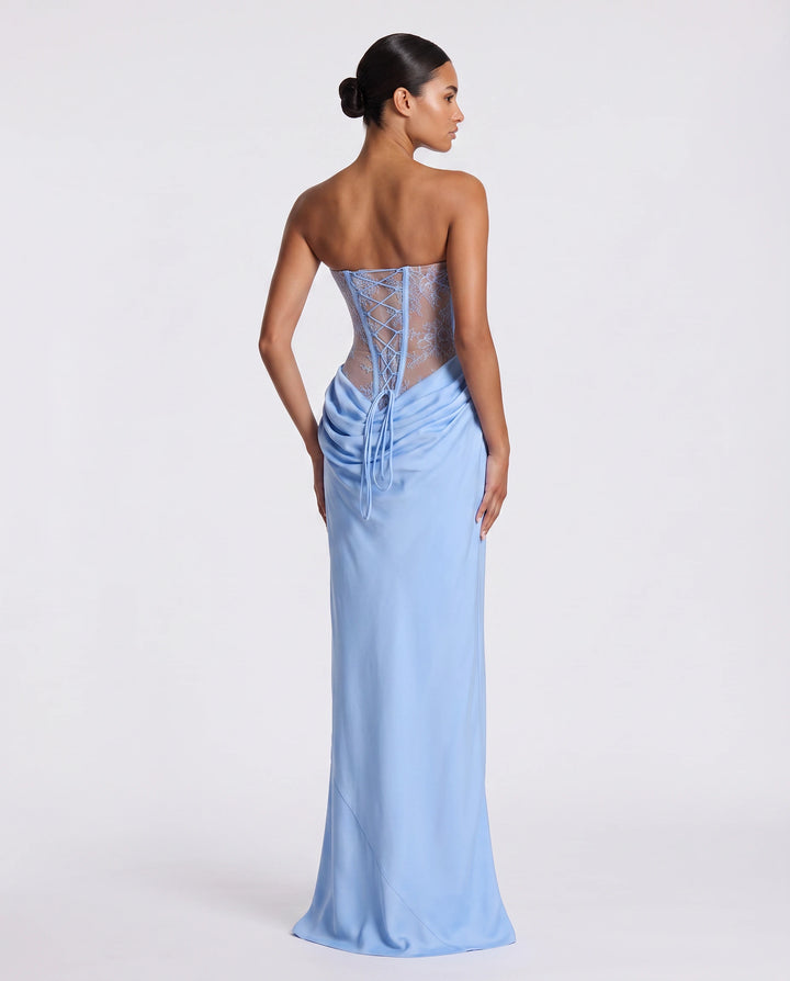 Solvaine — La robe longue corset en dentelle