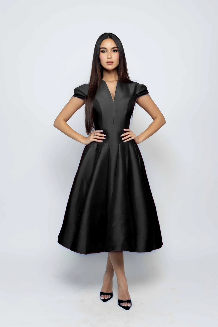 Bourgeoise – The Sculpted Elegance Dress