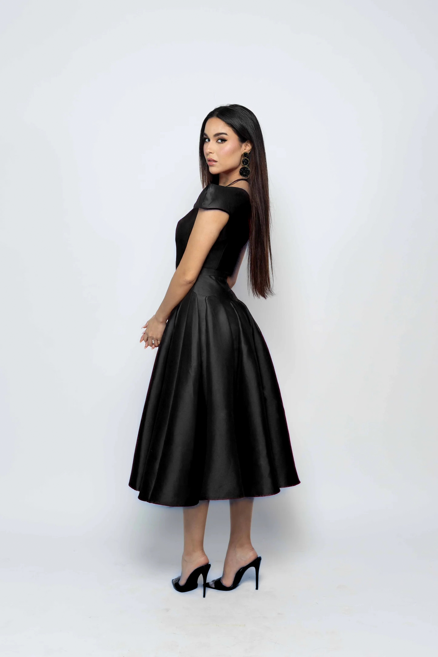 Bourgeoise – The Sculpted Elegance Dress