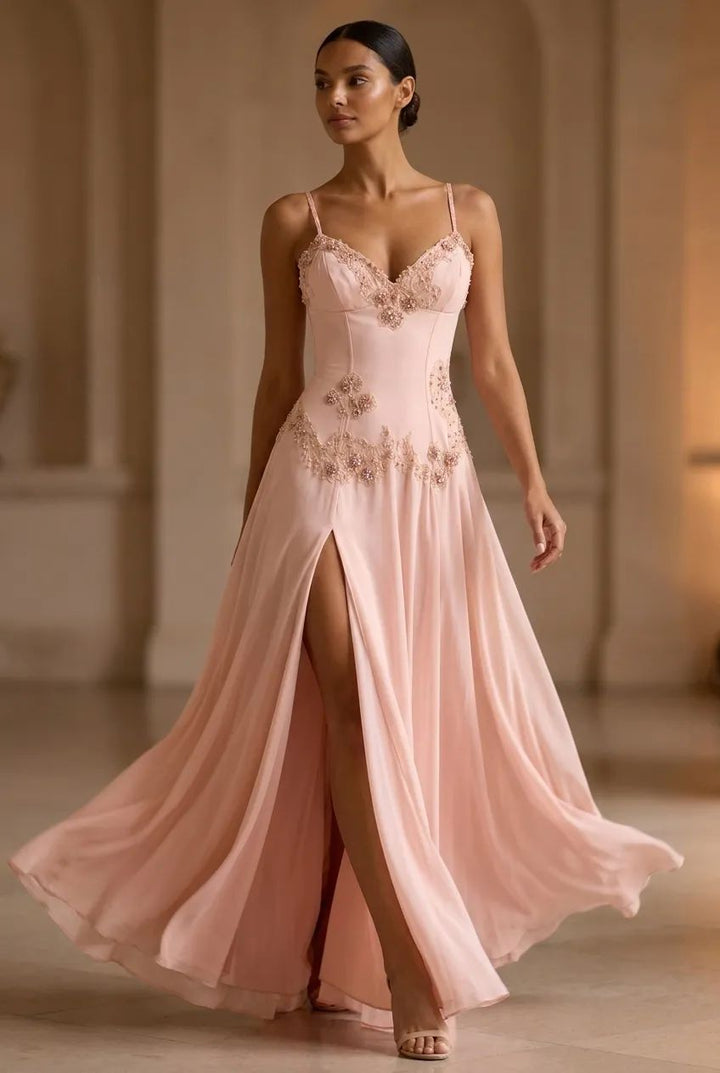Calixte — Das handbestickte Abendkleid in Blush