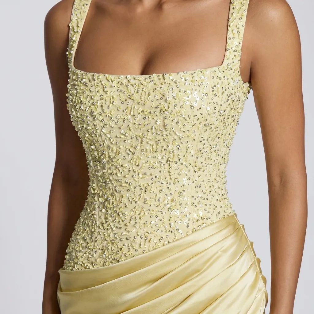 Solange – Das verzierte Korsettkleid