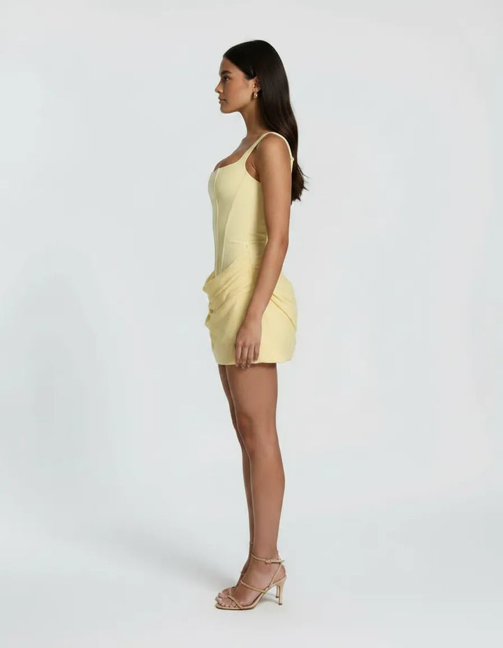 Mira – De Gesculpteerde Mini Muse Jurk