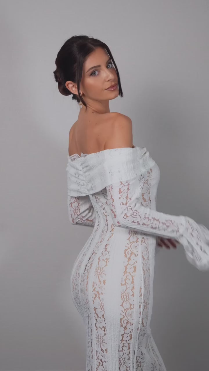 Eve – The Romantic Lace Siren Gown