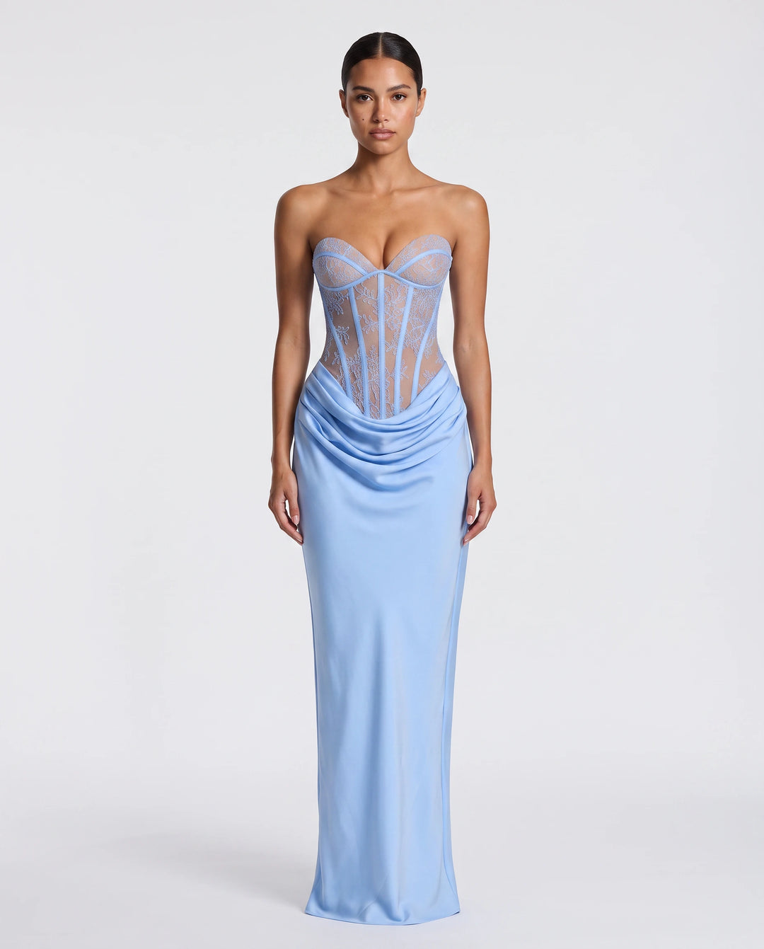 Solvaine — La robe longue corset en dentelle
